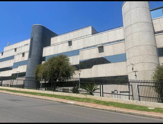 79.82M² OFFICE TO LET IN ROSEBANK